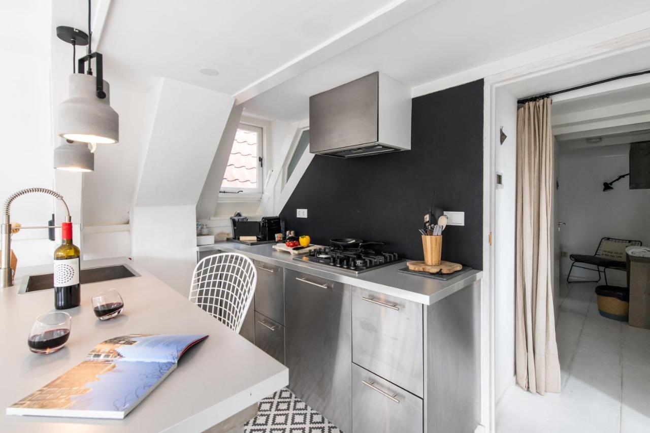 Two Bedroom Apartment In Historic Canalhouse From 1618 - City Centre อัมสเตอร์ดัม ภายนอก รูปภาพ