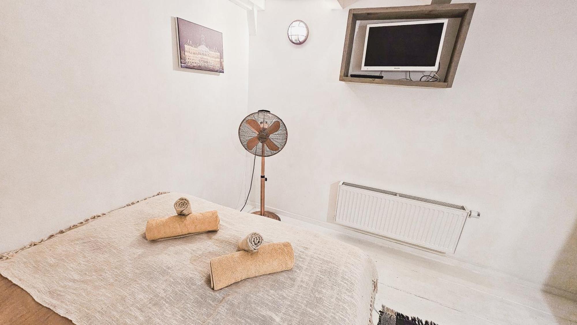 Two Bedroom Apartment In Historic Canalhouse From 1618 - City Centre อัมสเตอร์ดัม ภายนอก รูปภาพ