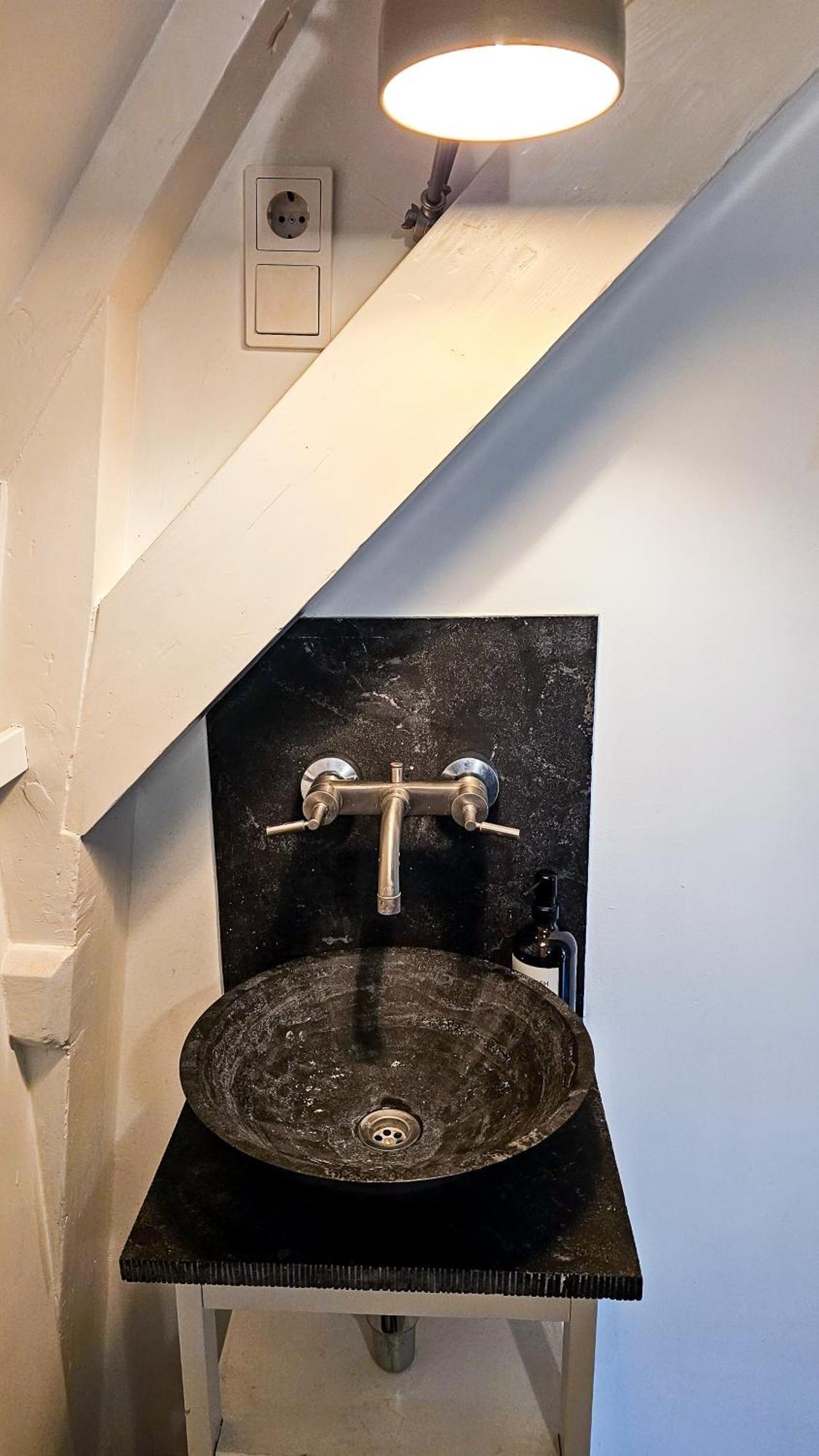 Two Bedroom Apartment In Historic Canalhouse From 1618 - City Centre อัมสเตอร์ดัม ภายนอก รูปภาพ