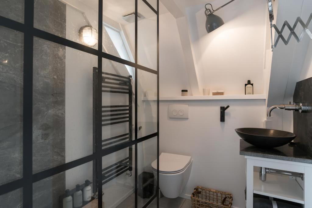 Two Bedroom Apartment In Historic Canalhouse From 1618 - City Centre อัมสเตอร์ดัม ภายนอก รูปภาพ